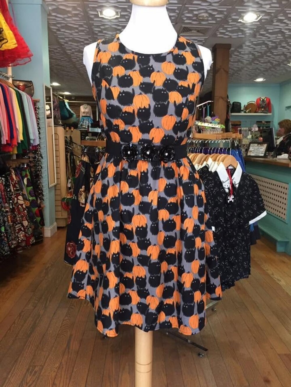 Retrolicous Spooktacular Pumpkin and Cat Print Dress Size 1X - Picture 4 of 12